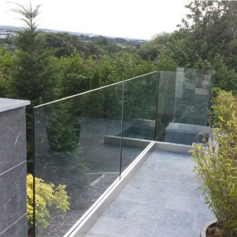 laminated glass balustrade