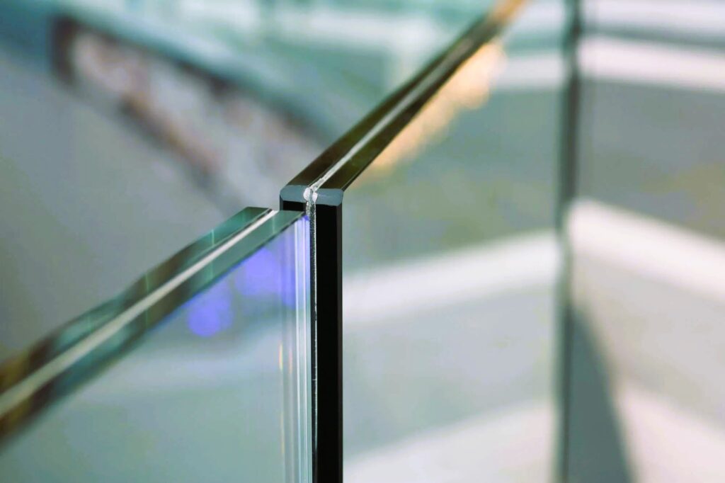 Laminated glass