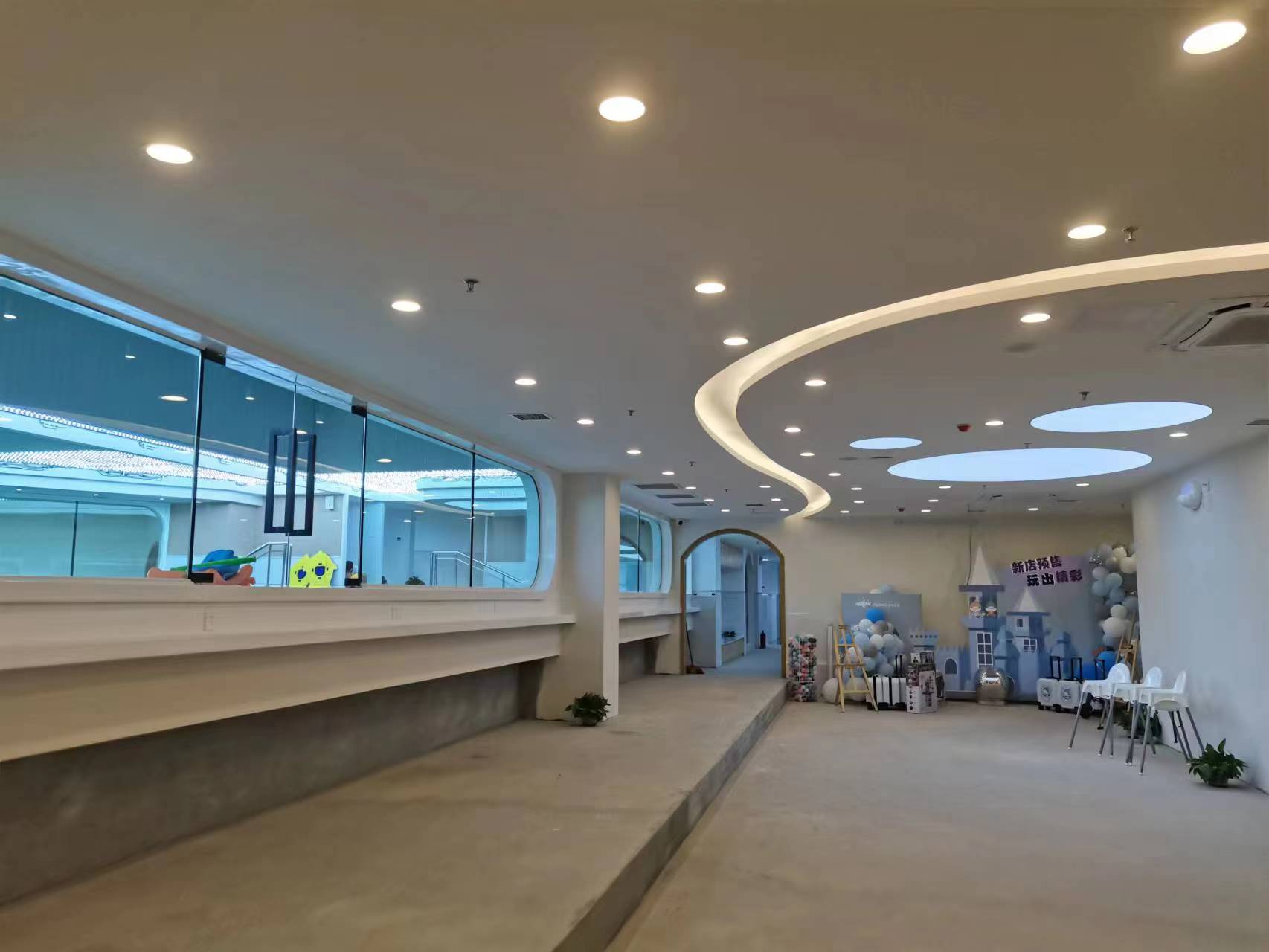 vacuum insulated glass