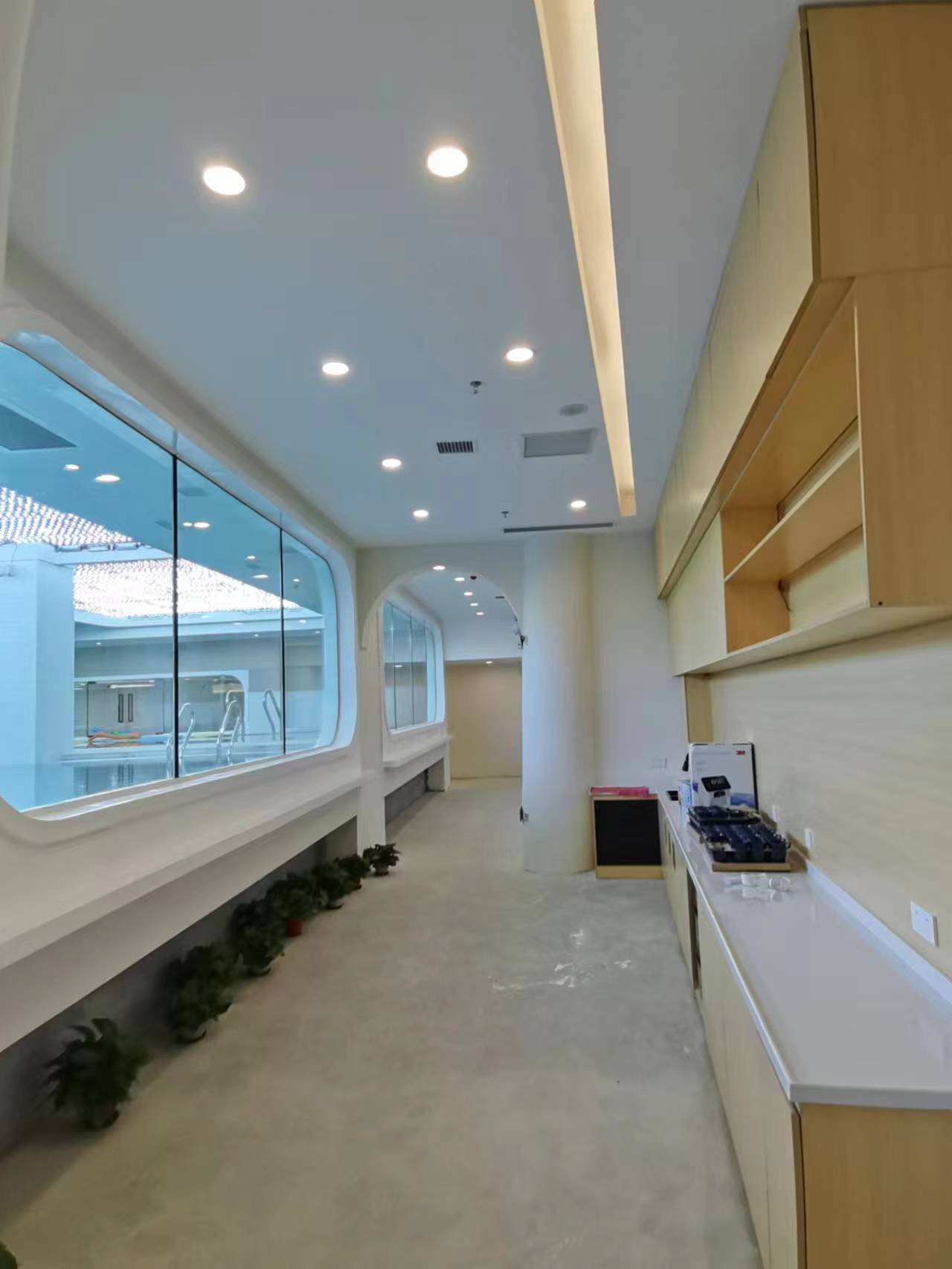 Vacuum glass