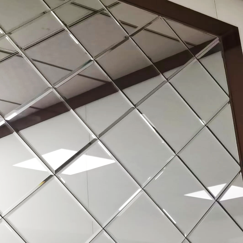 Glasmosaik-Akzentwand: Installationsanleitung und künstlerischer Charme