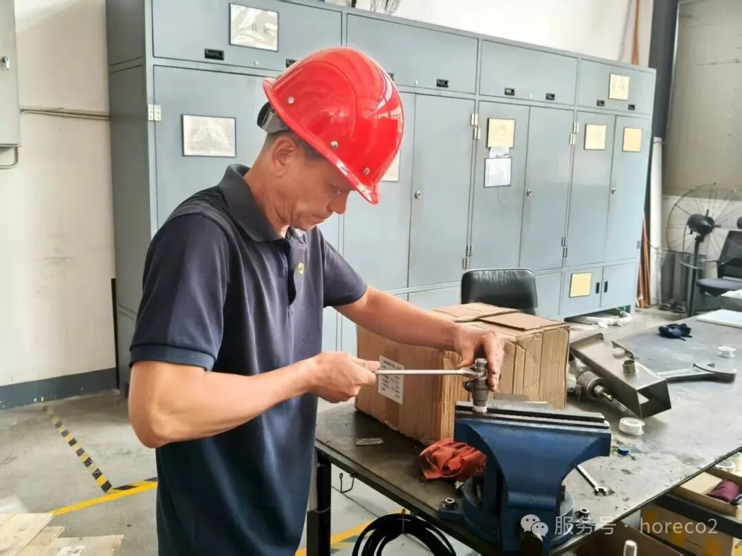 DRY ICE BLASTING MACHINE