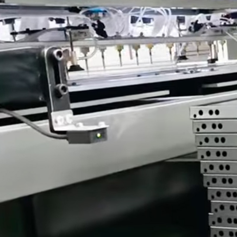 Steel cabinet workshop has added new equipment to boost production capacity