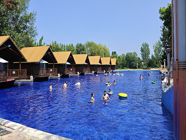 A Summer Tour About Love And Trust Of Careage