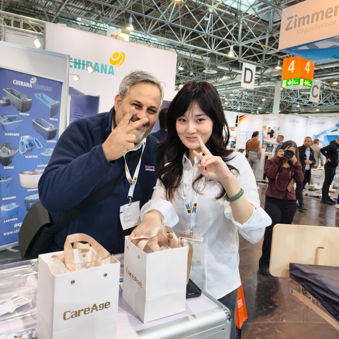 Why CareAge's Patient Hoyer Lift is highly regarded at the MEDICA exhibition in Germany？