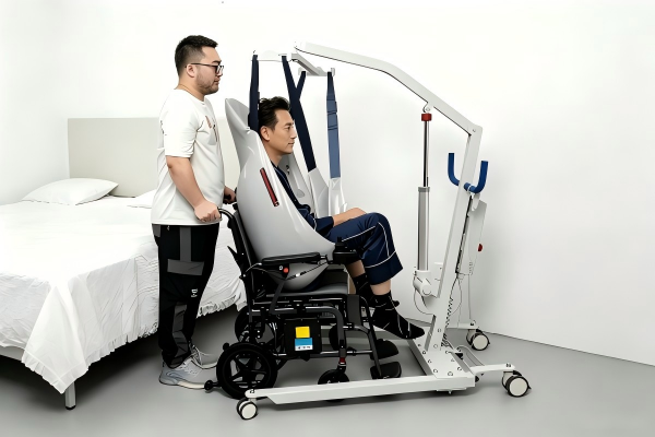 Advantages and Disadvantages of Patient Lifts in Caregiving