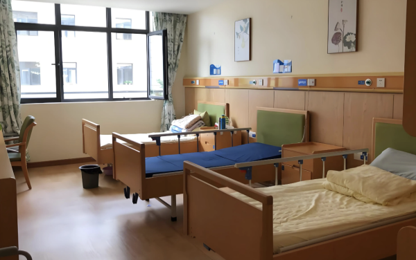 Why Nursing Homes Now All Require Care Beds？