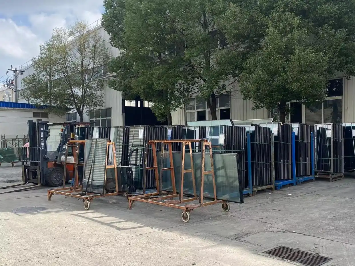 Key Tools and Equipment for Transporting and Storing Fire-Resistant Glass