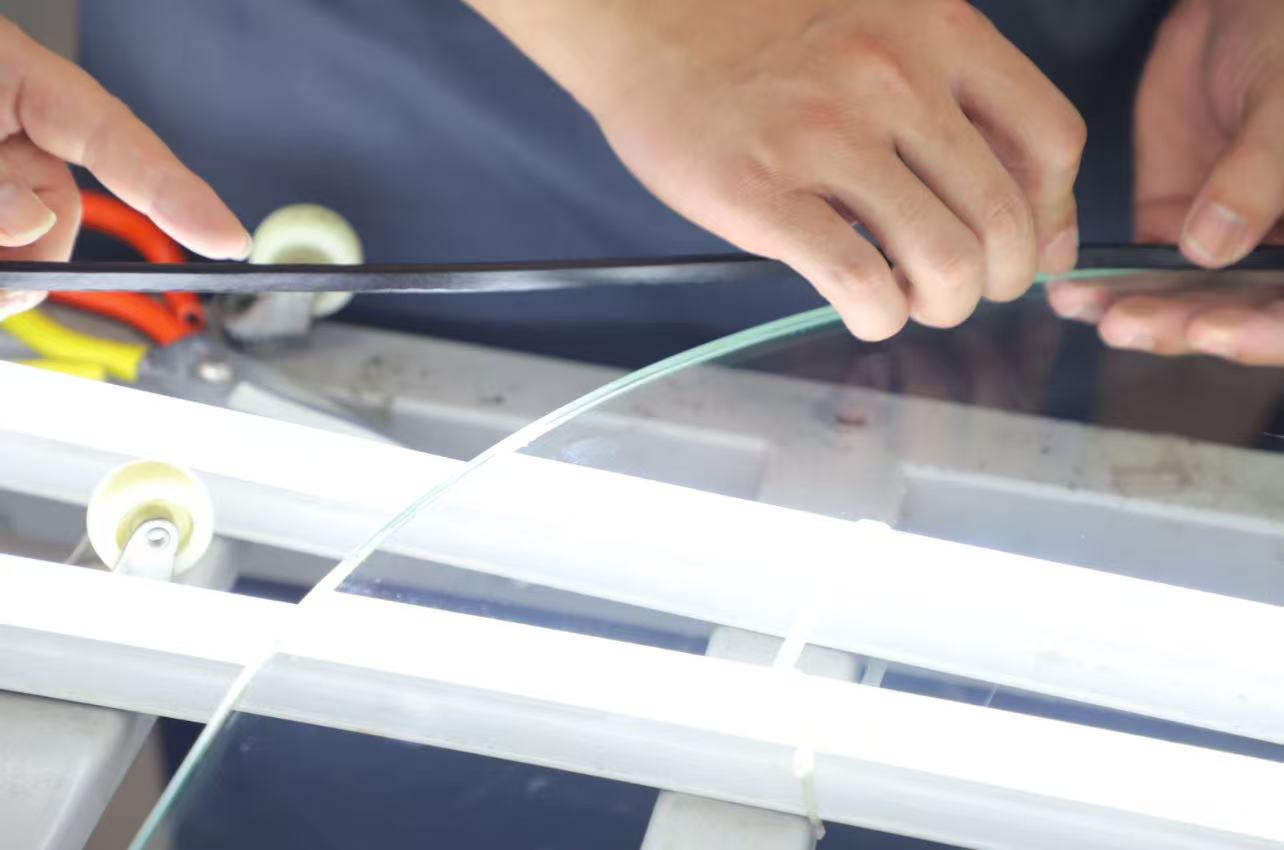 Fire-resistant glass manufacturer