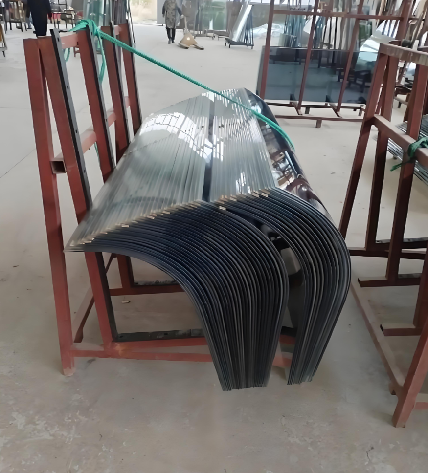 Curved fire-resistant glass