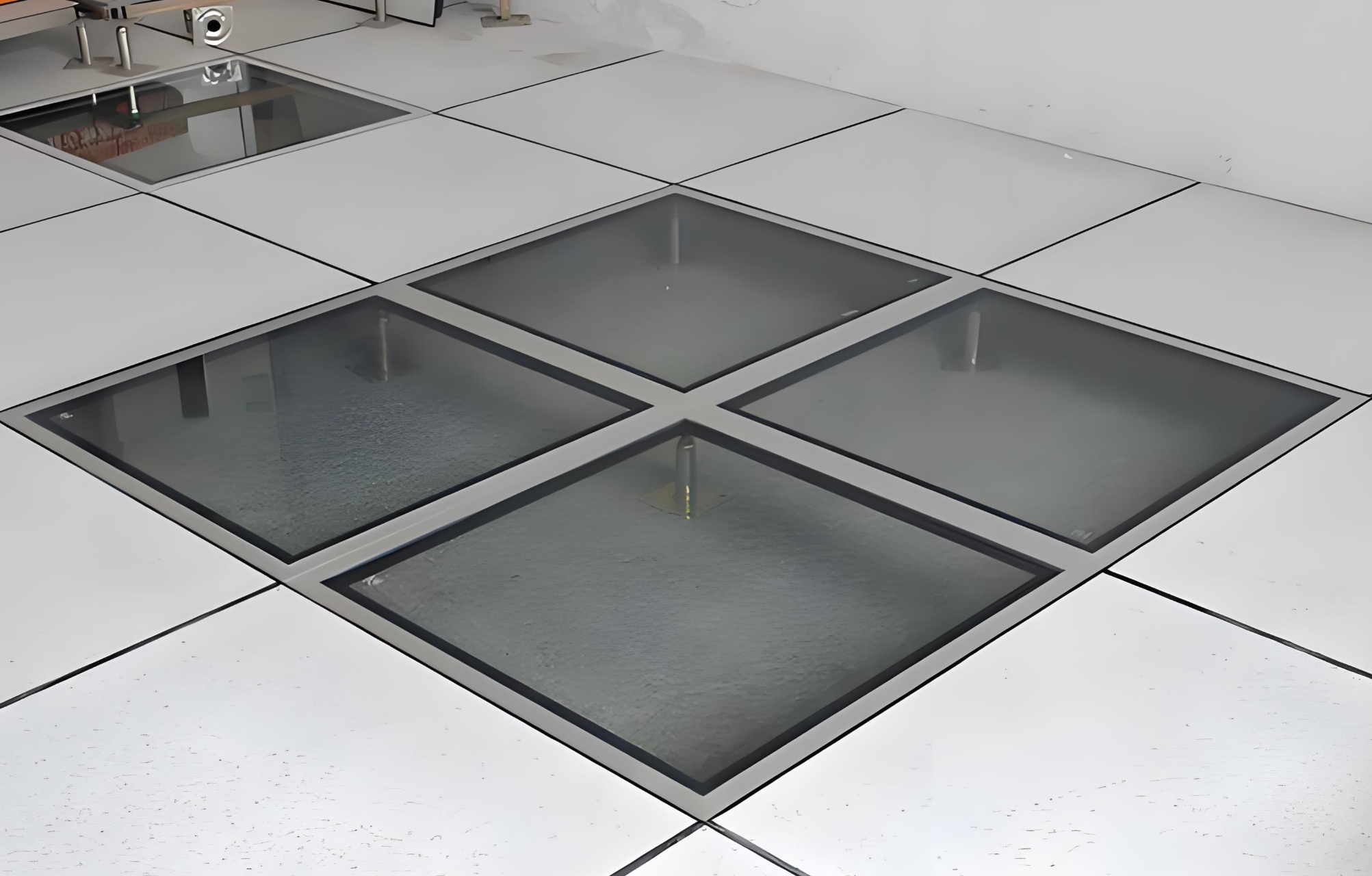 Load-bearing glass floor