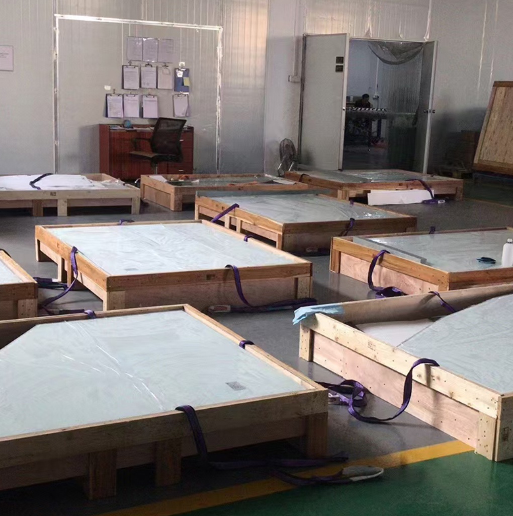 supporting structure for glass floor