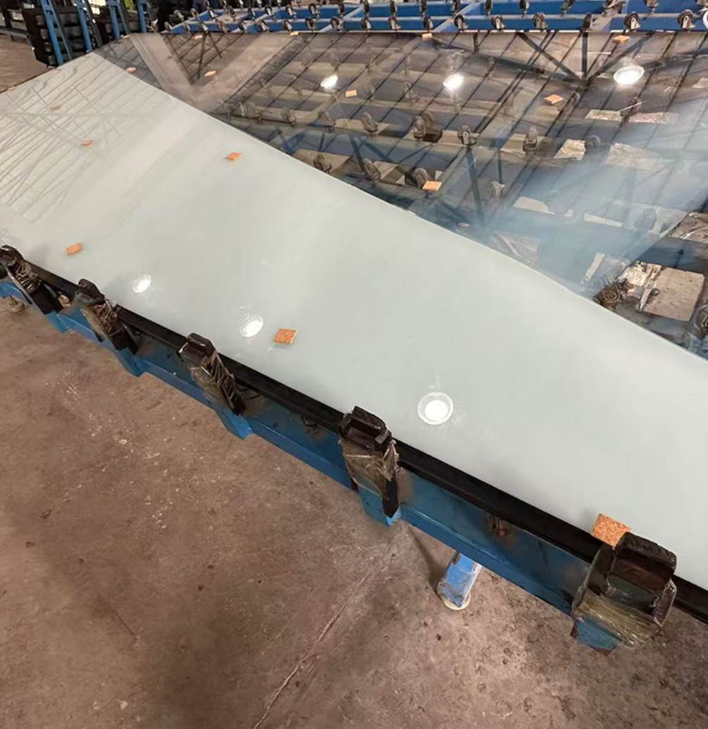 Extra-Large Fire-Resistant Glazing Extra-Large Fire-Resistant Glazing