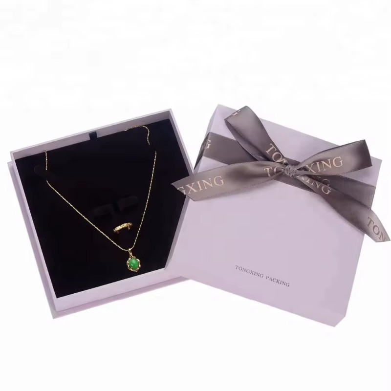 custom logo luxury jewelry packaging bracelet box