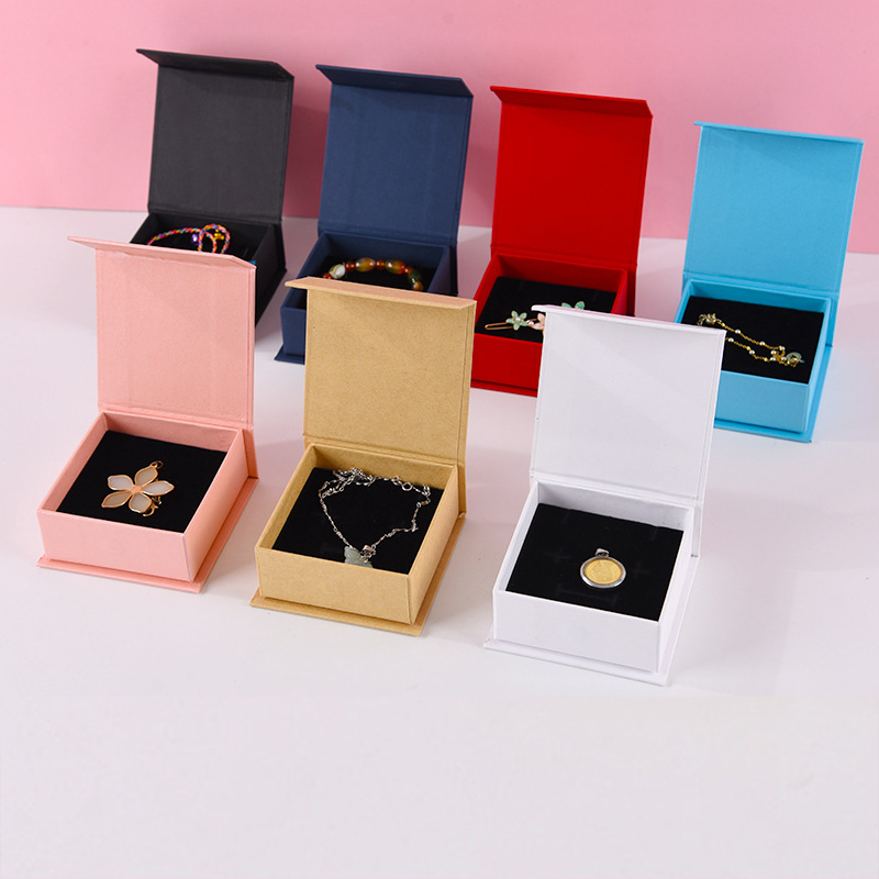 custom magnet flip top jewelry box with sponge liner