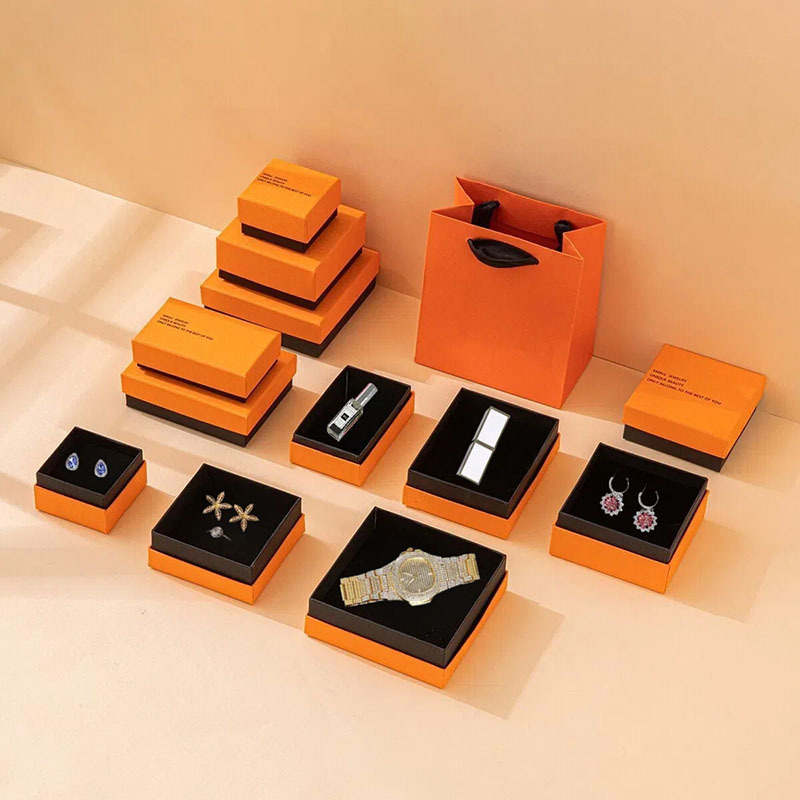 kotak kertas hadiah hitam putih berkualitas tinggi untuk perhiasan