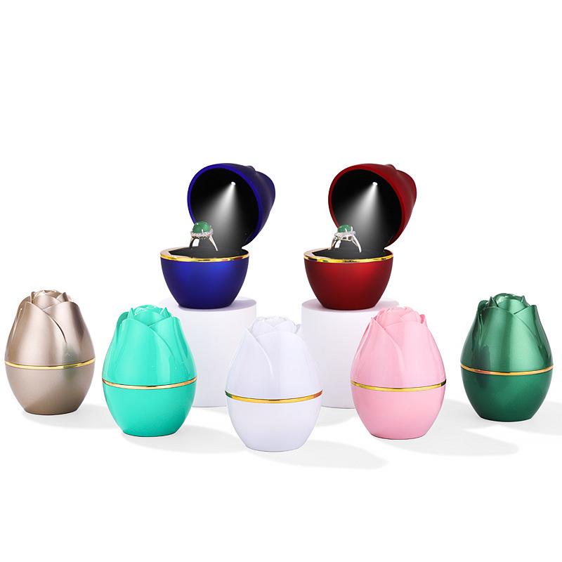 kotak cincin berbentuk mawar kreatif dengan lampu