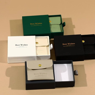 Joyeros de lujo con cajones y bolsas de cuero