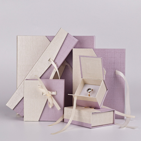 slight purpule jewelry packaging paper box with ribbon