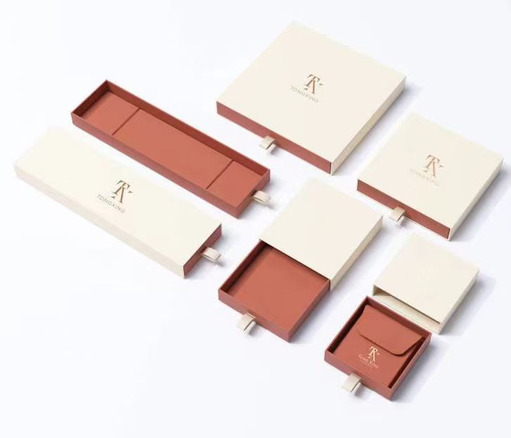 Time capsule in gilt seal: packaging is a silent oath