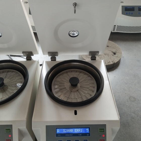 Blood bank High speed Hematocrit 12/24 12000rpm centrifuge