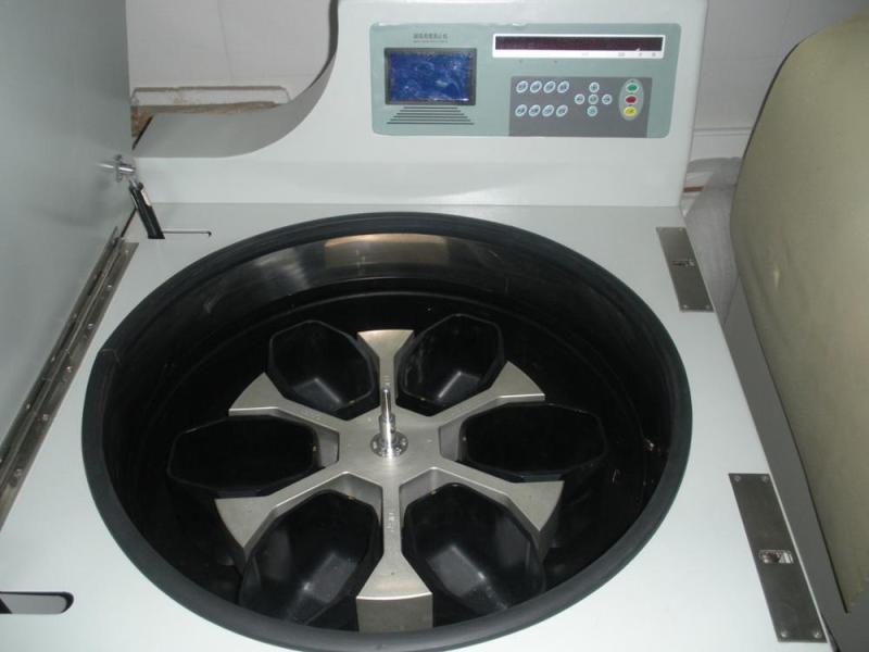 Настольная центрифуга с охлаждением большой емкости DL-7MC