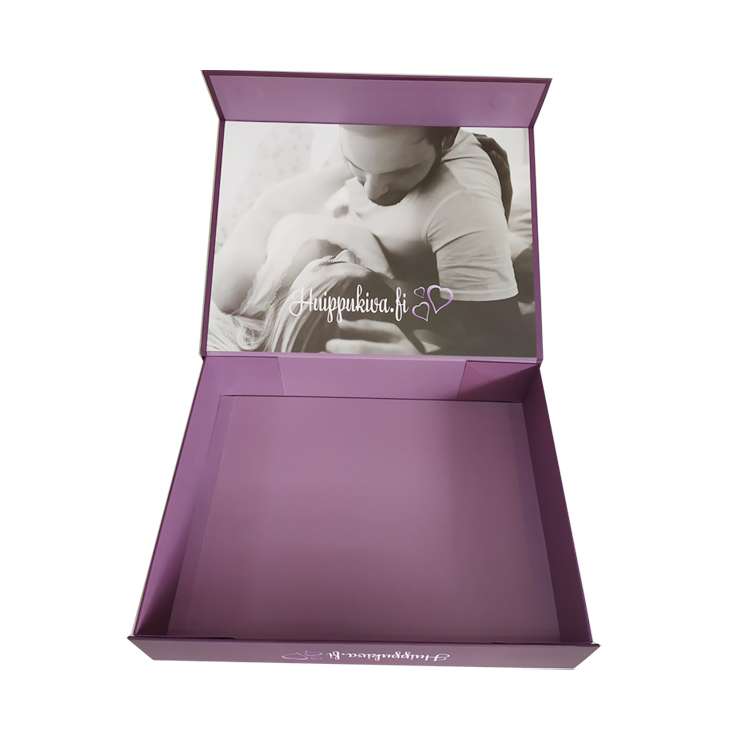 Strong quality matte laminated folding cardboard Cardboard Deluxe Black Gift Transport Gift wrap box with magnetic close