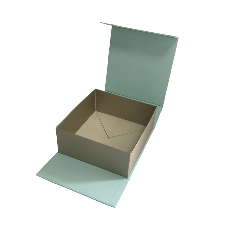 Custom Recycled Cardboard Gift Boxes Foldable Magnetic Closure Stamped Paperboard Eco-Friendly Stylish Packaging Paper Products