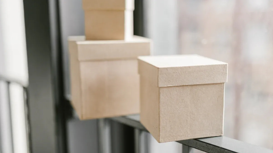 Révolution de l'automatisation : comment la robotique et l'IA transforment les lignes de fabrication de boîtes en carton en 2025