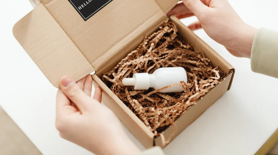 Materialbeherrschung: Welche Spezialpapiere und Oberflächen die Herstellung von Luxuspapierboxen im Jahr 2025 bestimmen