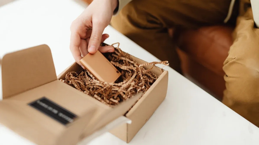 Étapes pour fabriquer des boîtes en papier recyclé de haute qualité