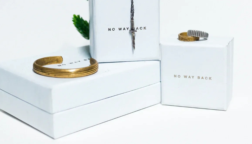 Minimalismus vs. Maximalismus: Welcher Luxusverpackungsstil sticht hervor?