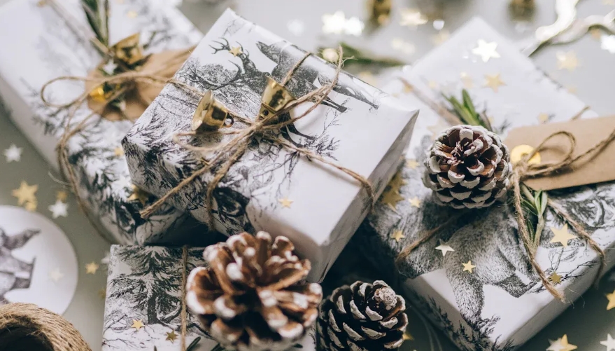 Personalisierter Luxus: Individuell gestaltete Geschenkboxen aus Papier für unvergessliche Geschenke