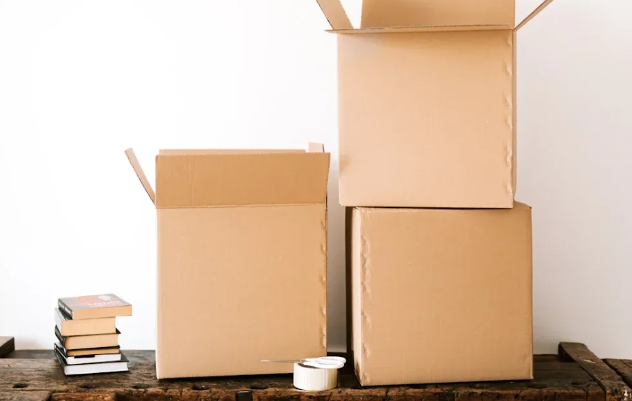 Karton vs. Wellpappkarton: Was ist der Unterschied?