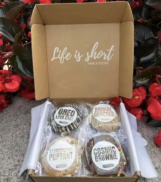 Custom Designed Cardboard Shipping Box for Bakery Cookies and Biscuit Packaging Recycled Paper Materials
