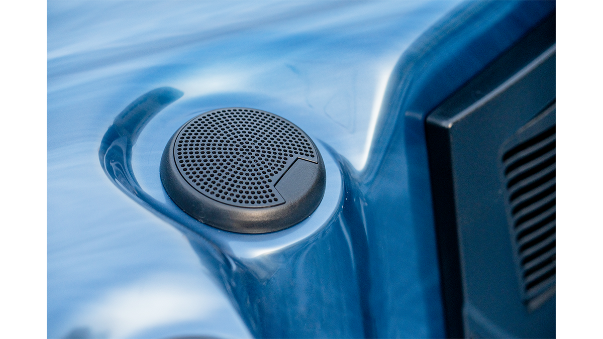 Outside hottub 34 jets semi inground hot tub