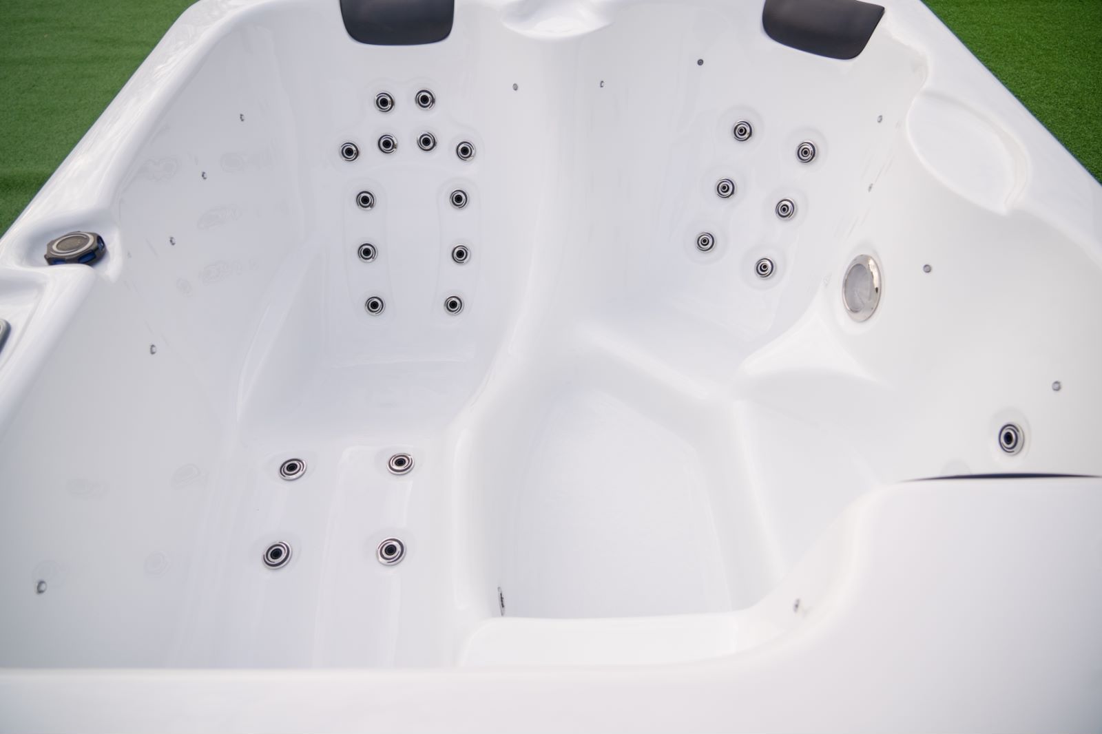 Balboa whirlpool spa small 2 3 person hot tubs with lounger