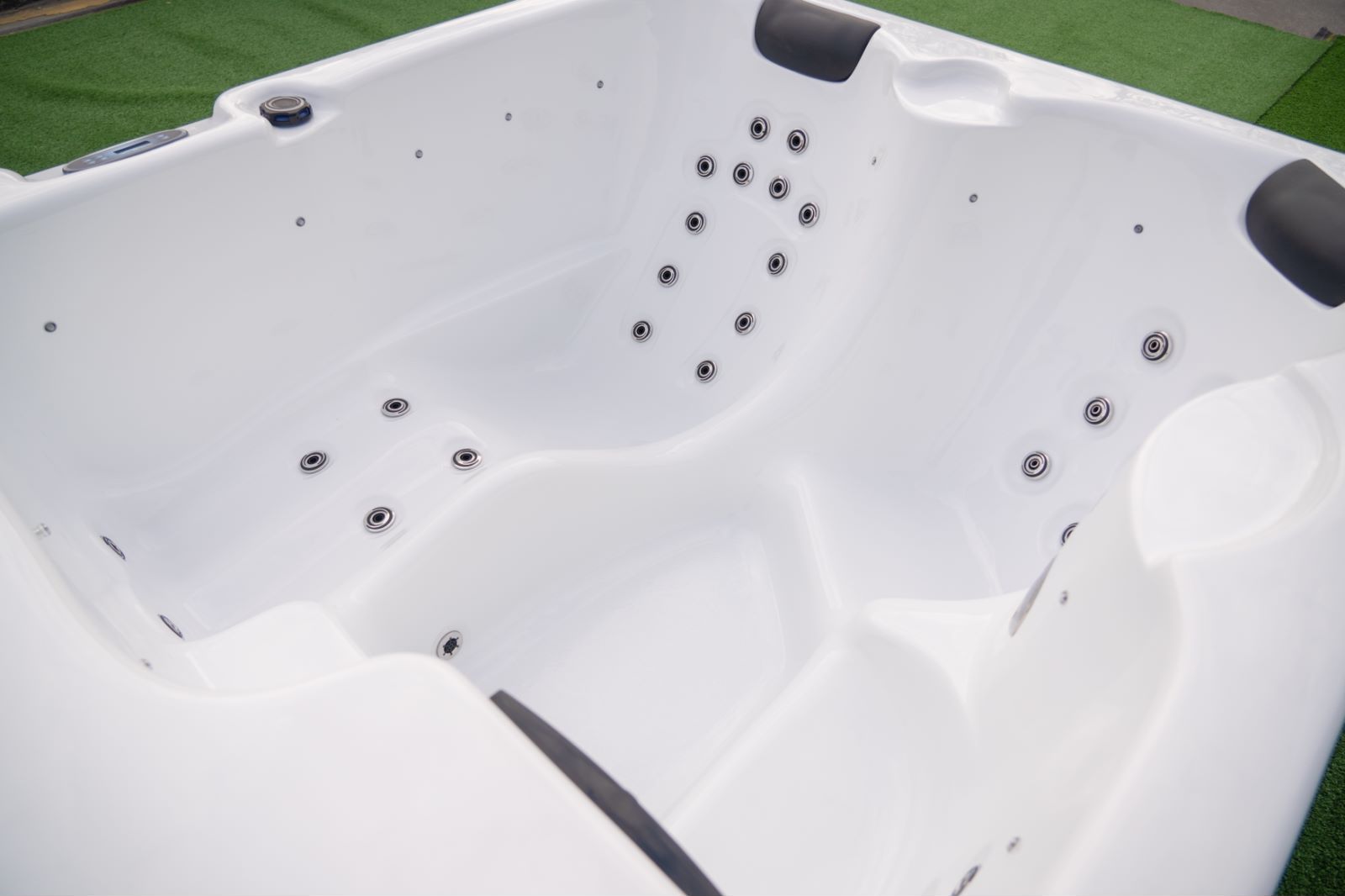 Balboa whirlpool spa small 2 3 person hot tubs with lounger