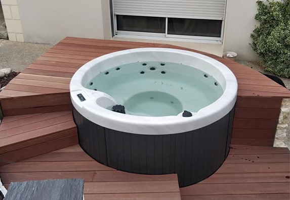 Geniss Series 5 seats hot tub round outdoor spa