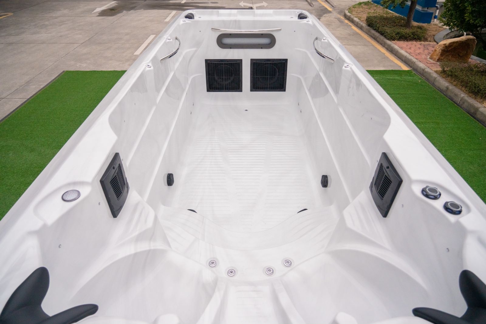 5.8m outdoor garden leisure swim spas