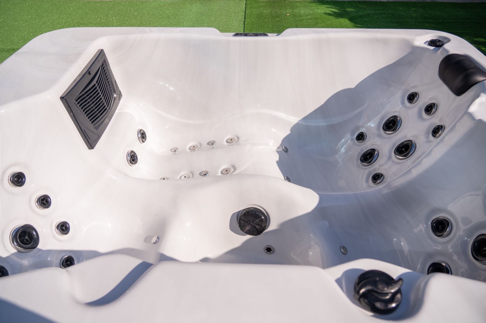 France 29 jets romantic couple spa massage tub