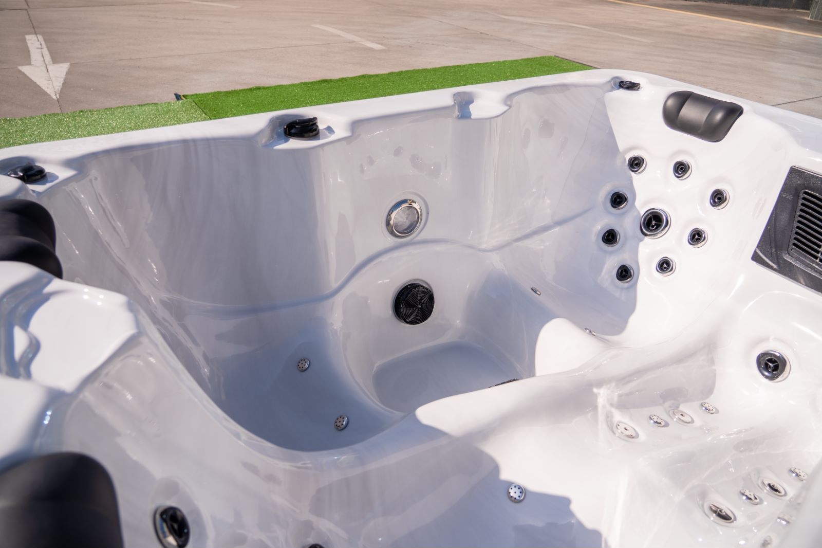 France 29 jets romantic couple spa massage tub