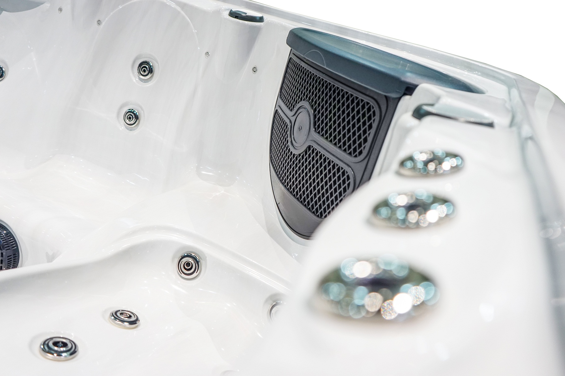 Luxury outdoor hot tub sizes 6 person for small spaces