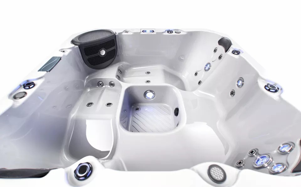 2100*2100*820mm home spa hot tub with 30 jets