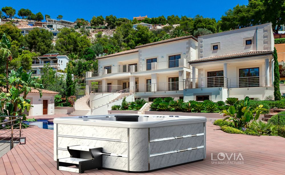 What aromatherapy can be added to an outdoor hot tub?