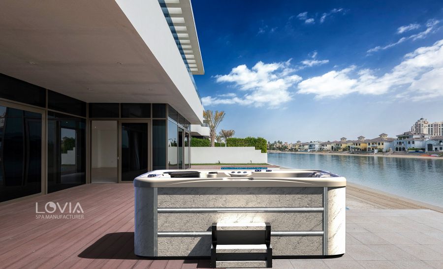 What factors are related to the service life of outdoor jacuzzi tub?