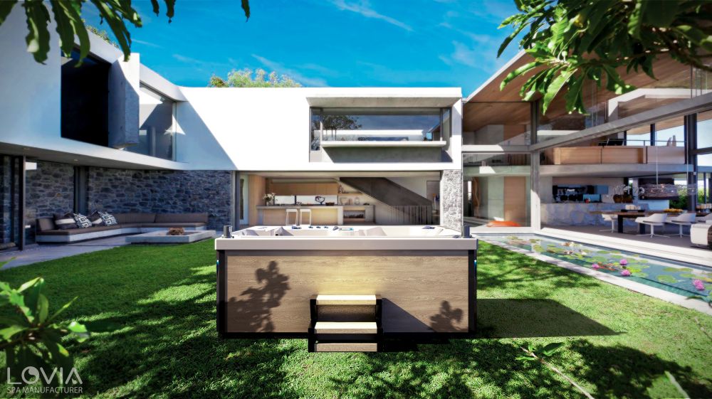 How to do yoga and fitness in an outdoor hot tub?