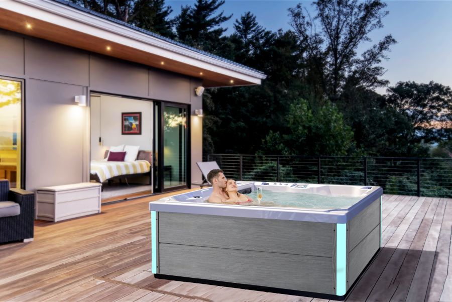How to correctly choose the insulation material for outdoor hot tub?