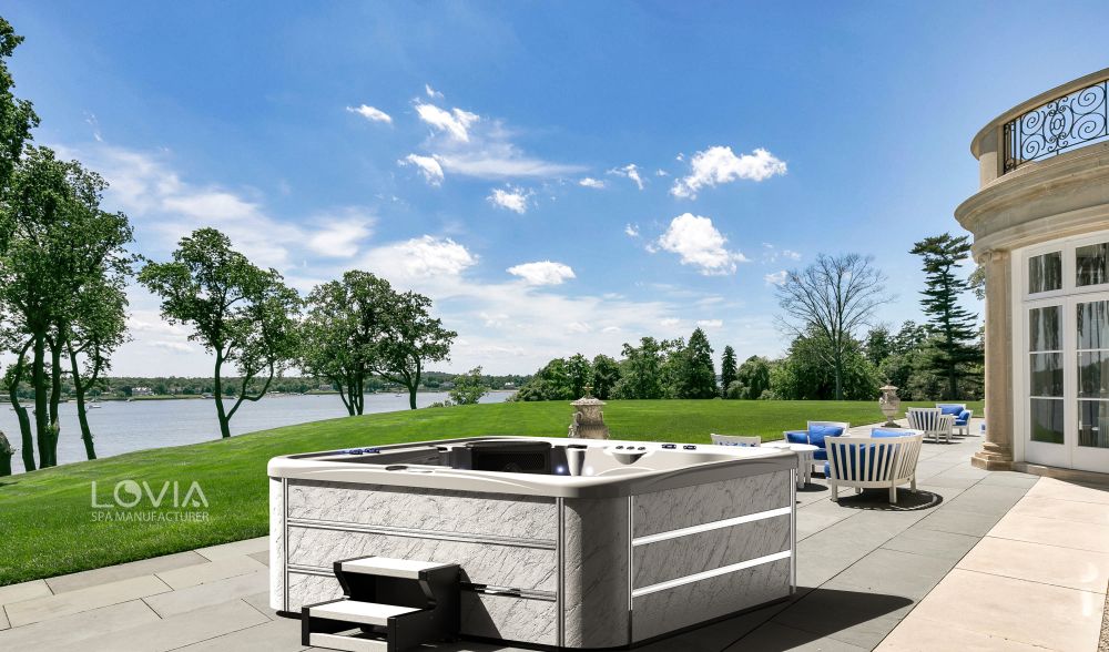 How to buy a suitable outdoor massage bathtub within a limited budget?