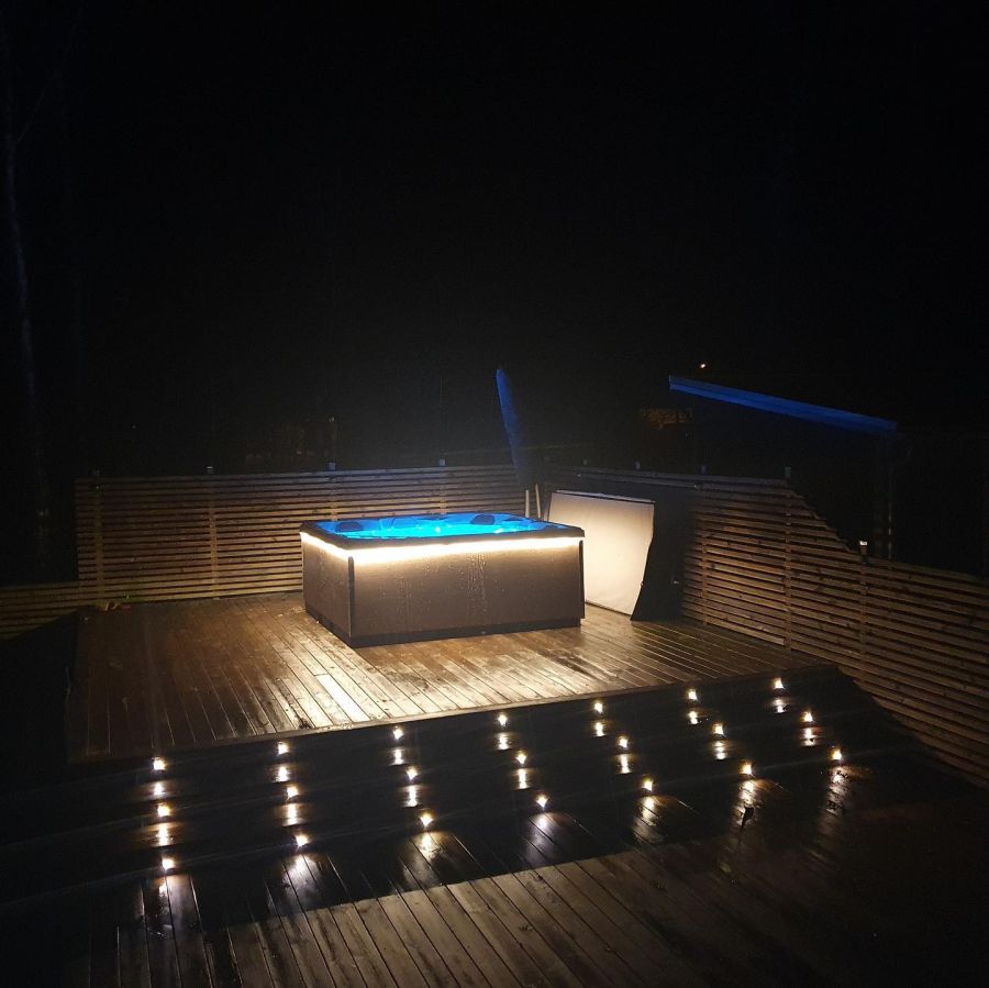 What should I search for when purchasing a hot tub?